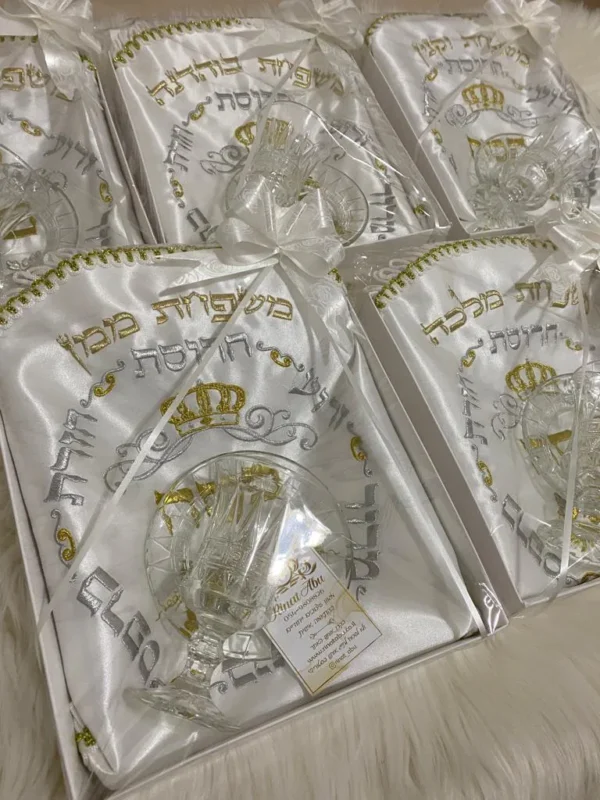 ⁦מארז כיסוי לקערה וגביע קידוש⁩ – תמונה ⁦2⁩