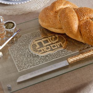 קרשי חלה מלחיות וסכינים